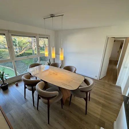 4 Pieces 80m2, 7 Mn A Pied, Parking Gratuit