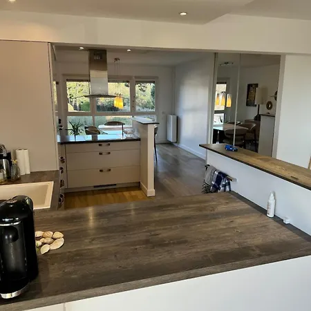 Апартаменты 4 Pieces 80m2, 7 Mn A Pied, Parking Gratuit *