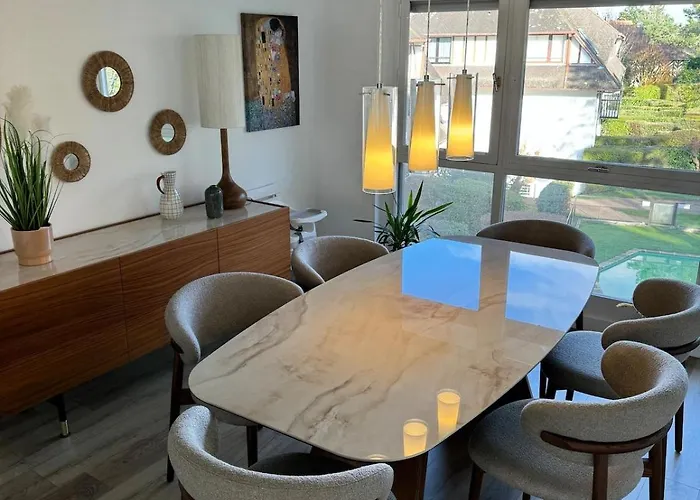 4 Pieces 80m2, 7 Mn A Pied, Parking Gratuit * Bénerville-sur-Mer