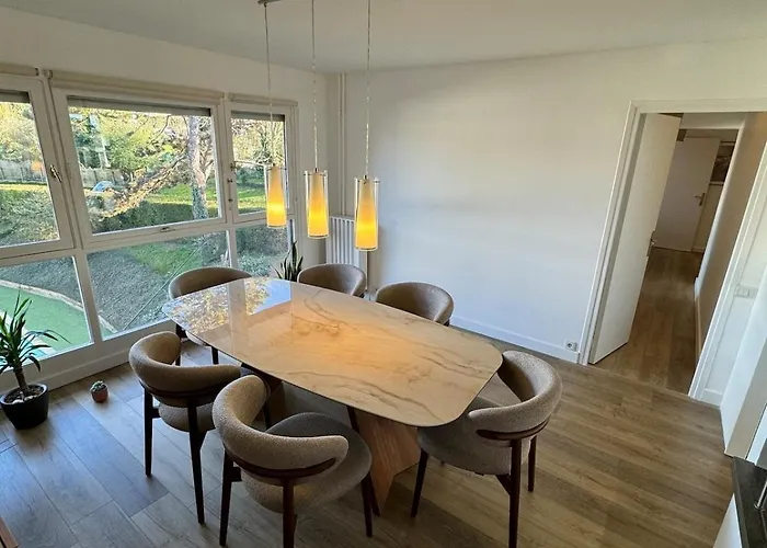 4 Pieces 80m2, 7 Mn A Pied, Parking Gratuit