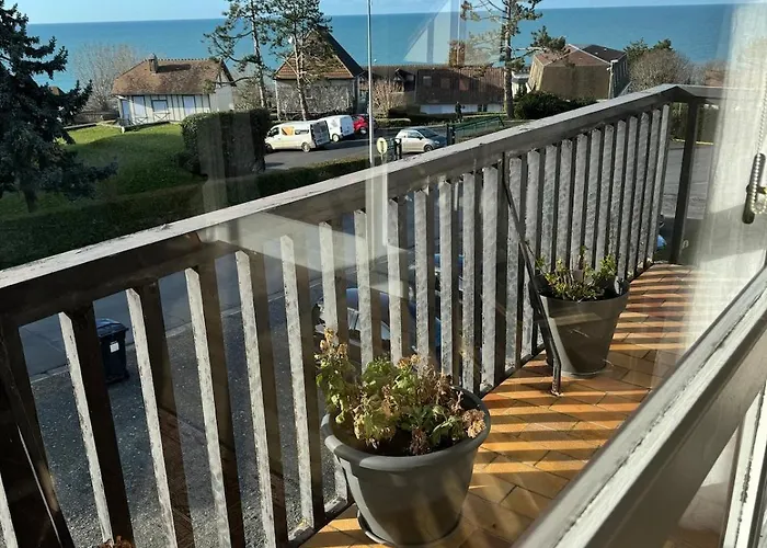 4 Pieces 80m2, 7 Mn A Pied, Parking Gratuit * Bénerville-sur-Mer